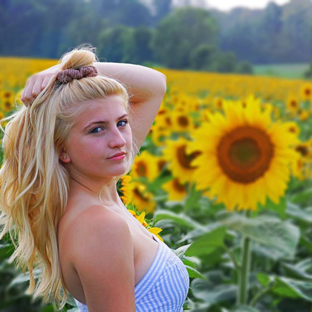 Meet your Posher, Cambrie